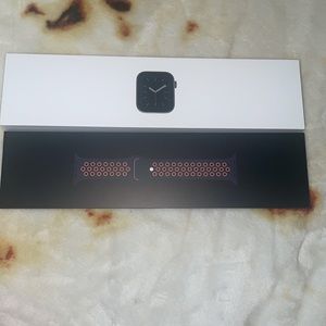 Apple Watch Nike Series 6 Silver Aluminum 40mm